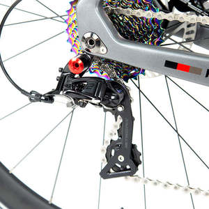 Bicicleta de Carretera Urbana de Fibra de Carbono Aero 700C, 24 Velocidades, Frenos de Disco Hidráulicos, Manillar Integrado, Eje Pasante, 9.3 kg - Product Image 6