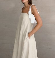 Robe longue ample sans bretelles en coton et lin kaki, style estival, pour les vacances à la plage, avec poches, nouvelle collection Enyami Cozy Holiday.