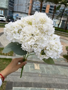 ดอกไฮเดรนเยียประดิษฐ์ เหมือนจริง สัมผัสเหมือนจริง ขนาดใหญ่ 5 หัว สำหรับตกแต่งบ้าน งานปาร์ตี้ งานแต่งงานกลางแจ้ง วันวาเลนไทน์ วันอีสเตอร์ ตกแต่งโต๊ะ - Product Image 6
