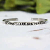 Bracelet en acier inoxydable personnalisé, personnalisation légère, MOQ 10 pièces, bracelet inspirant gravé au laser