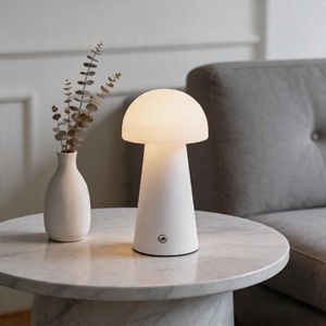 Lampe de table portable sans fil rechargeable à LED moderne et minimaliste en forme de champignon avec commande tactile pour la décoration de la maison, de la chambre à coucher et du café - Product Image 2