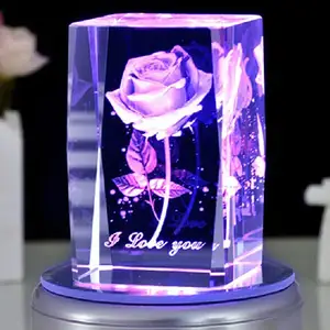 Nuevo vidrio 3D cristal regalo grabado láser 3D grabado láser Cubo de cristal grabado con luz Led