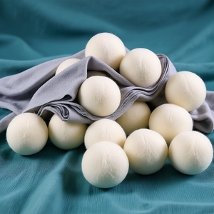 Boules de séchage IO NOVA, lot de 4, en laine, pour le séchage des vêtements - Product Image 3