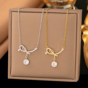 Collar de Acero Inoxidable con Colgante de Mariposa y Circonita en Oro de 18K, Hipoalergénico, para Mujer - Product Image 1