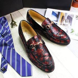 새로운 스타일 수제 정품 가죽 캐주얼 디자인 남성 슬라이드 슬리퍼 드레스 신발 매일 산책 패션 남성 신발 - Product Image 6