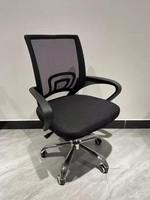 Vente directe d'usine, chaise de bureau ergonomique économique à hauteur réglable avec fauteuil pivotant en maille