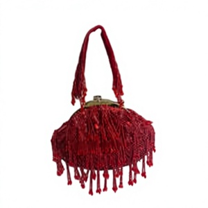 Bolso de Noche Vintage Rojo con Flecos de Cuentas, Cierre de Hebilla y Correa para el Hombro - Product Image 1