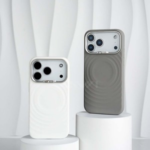 Funda Magnética de Silicona Líquida con Incrustaciones de Diamantes para iPhone 17 Pro/Max, Modelo S085, con Marco para Lente y Diseño Corrugado - Product Image 4