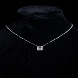สร้อยคอเพชรทรงมรกตแพลตตินั่ม ได้รับการรับรองจาก GIA สี D ธรรมชาติ ดีไซน์เรียบง่ายสำหรับผู้หญิง สวมใส่ได้ทุกวัน - Product Image 4