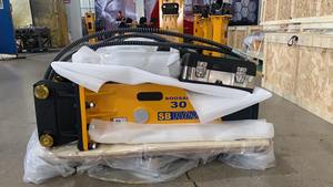 SOOSAN SB30 CUERPO PRINCIPAL DE MARTILLO SILENCIOSO TIPO CAJA CON UN AÑO DE GARANTÍA Y REPUESTOS GRATIS CINCELES MANGUERAS HERRAMIENTA CAJA SELLO KITS - Product Image 6