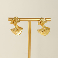 Boucles d'oreilles clous en ruban plié en acier inoxydable 304 plaqué or 18 carats par électrolyse sous vide, texture martelée cannelée, bijoux 25 x 20 mm pour femmes