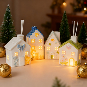Décoration de Noël personnalisée en céramique et porcelaine, maison de village à motifs colorés avec lumières LED - Product Image 3