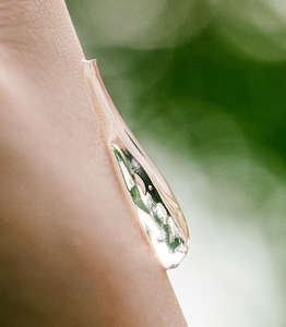 ซีแคมมิ่ง ซูทติ้ง เจล อโลเวร่า เบส ไฮเดรติ้ง มอยส์เจอไรเซอร์ สำหรับผิวแพ้ง่าย ช่วยปรับสีผิวให้กระจ่างใส และบรรเทารอยแดงหลังออกแดด - Product Image 4