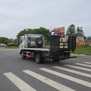 Camion de dépannage HOWO 3 tonnes avec plateau inclinable, lit coulissant hydraulique et planche d'extension arrière pliable pour l'<span class=keywords><strong>assistance</strong></span> au remorquage de voitures en ville - Product Image 3