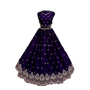 Colecciones de Terciopelo para Novias Indias con Trabajo Zarkhan por Fabzone Modelo FZBELLA - Product Image 1