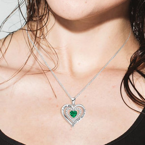 Collier en argent sterling 925 avec double cœur et pierre de naissance de mai, émeraude simulée et micro-pavé de zirconiums blancs, cadeau pour femme - Product Image 5