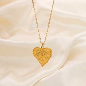 Collar con Colgante en Forma de Corazón de Acero Inoxidable, Chapado en Oro de 18K, Textura Martillada, Cadena para Clavícula, Joyería de Moda - Product Image 2