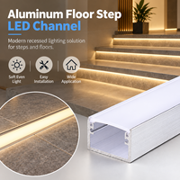 Profilé lumineux linéaire en aluminium encastré pour bande LED, idéal pour l'éclairage intérieur des escaliers, des allées et des sols.