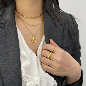 Collar de Moda para Mujer, Joyería de Acero Inoxidable, Pequeño, con Forma de Letra del Alfabeto, de la A a la Z, Minimalista, Dorado, con Inicial de Bambú - Product Image 4