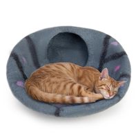 Niche pour chat en feutre de laine fait main, forme œuf, base grise, cœur rose, naturelle et fermée, avec doublure intérieure foncée