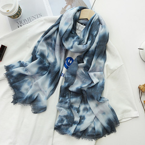 Pearl Chiffon Tie-Dyed <span class=keywords><strong>Batic</strong></span> Bufanda Transfronteriza Nueva llegada Bufanda de tinta europea y americana Impreso Tie-Dyed Hijab - Product Image 2