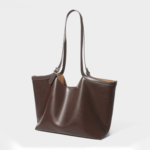 Sacs à main femme China Gros OEM Usine Designer Sac Tote Cuir Véritable Femme Grande Capacité Sac Scolaire et Ordinateur - Product Image 4