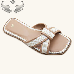 Sandales et pantoufles plates pour femmes de haute qualité, décontractées, d'été, pour l'extérieur, à bout ouvert, durables, respirantes et légères - Product Image 4
