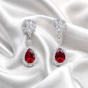 Eleganti Orecchini Pendenti a Fiore con Zirconi Rossi Taglio Pera, Gioielli Classici da Sposa per Donne - Product Image 4