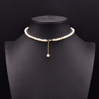 Collier de perles pour anniversaire, chaîne à détails floraux, perle d'eau douce, bijoux élégants de commémoration, collier de perles