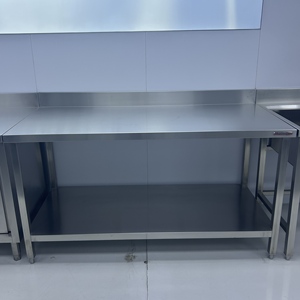 Tavolo da lavoro in acciaio inox resistente con paraschizzi, banco da lavoro in acciaio inox per altre forniture per hotel e ristoranti - Product Image 1
