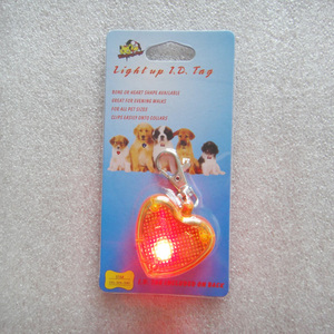 Luz de seguridad para mascotas, luz Led parpadeante con forma de corazón multicolor, fácil de quitar - Product Image 6