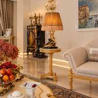 Elegantes französisches neoklassizistisches Sofa-Set aus hochwertigem beigefarbenem Stoff mit geschnitztem Holz für Wohnzimmer, geeignet für Villen- und Hotelprojekte.
