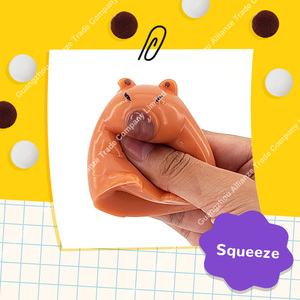 Jouets de décompression Capybara mignons et émotionnellement stables, 3 styles, en TPR, en forme de triangle, de rond et de biscuit, jouet extensible à presser - Product Image 2