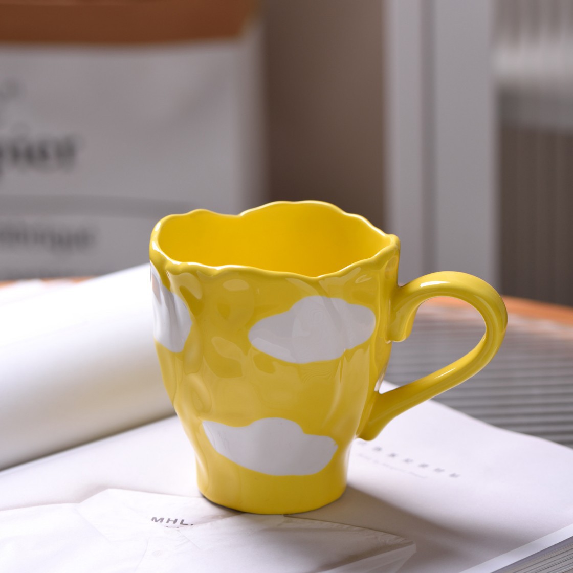 Nuage à base haute, nuage jaune à tasse unique