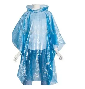 方便的一次性成人聚乙烯雨衣印花塑料雨披，用于徒步旅行和露营的户外活动