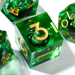 Juego de dados de núcleo líquido poliédrico D & D 7 de dragón y mazmorra de resina de borde afilado D20 D12 D10 D8 D6 D4 - Product Image 5