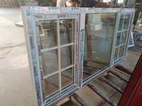 Ventana Abatible de PVC Blanca a Medida con Rejilla Decorativa, Triple Acristalamiento, Herrajes Alemanes, Insonorizada para Casa o Villa