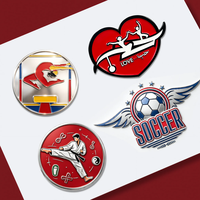 Badge en métal émaillé personnalisé, mini-voiture et chaussure de sport, design créatif, souvenir promotionnel, badge de revers