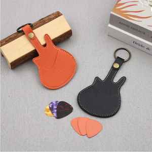 Étui de rangement portable et durable en cuir PU <span class=keywords><strong>souple</strong></span> YY Creative pour médiators de <span class=keywords><strong>guitare</strong></span> et de basse, porte-clés en forme de <span class=keywords><strong>guitare</strong></span> et décoration suspendue - Product Image 2