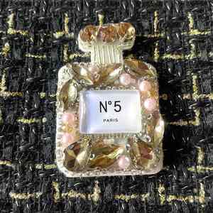 Sac de plage en paille de polyester de luxe tissé à la main avec doublure florale et fermeture à glissière avec motif de perles - Product Image 3