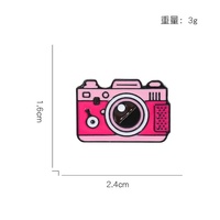 En gros, épingles en métal à motifs de dessins animés, épingles en émail mignonnes sur le thème de la photographie et du plein air, broches souvenirs assorties, badges de revers pour vêtements
