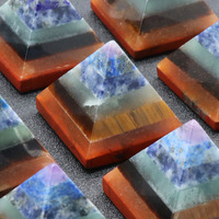 Großhandel Natürliche 7-Chakra-Kristallpyramide Chakra-Steinpyramide Reiki-Heilung Edelstein für Meditation Heimdekoration Geschenk