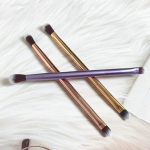 Pinceles de maquillaje en polvo de contorno vegano de etiqueta privada 2 en 1 de doble extremo de lujo dorado personalizado - Product Image 3