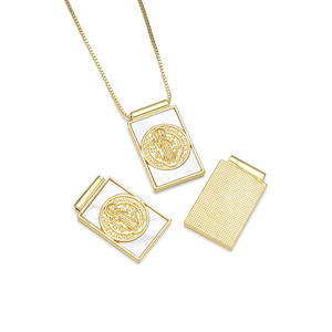 สร้อยคอจี้ไม้กางเขนสี่เหลี่ยมจัตุรัส18K ชุบทองแดงเปลือกธรรมชาติของ Komi - Product Image 3