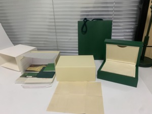 2025 Tùy Chỉnh Sang Trọng Cổ Điển Quảng Trường Đồng Hồ Duy Nhất Trường Hợp Giao Hàng Nhanh Đi Du Lịch Nhựa Thân Thiện Với Môi Móc Vòng Lặp Đóng Cửa Thời Trang Đồng Hồ - Product Image 2