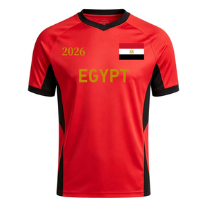 Maglia Sportiva dell'Egitto 2026 – Maglietta da Calcio Rossa con Colletto e Pannelli Laterali Neri - Product Image 1