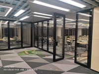 Cloisons coulissantes en verre double vitrage de haute qualité Easy 100 pour bureaux, haute absorption acoustique, insonorisées, modulaires et réglables