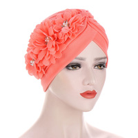Zifeng OEM 10 Couleurs Turban Chapeau Plissé Mode Applique Trois Fleurs Haute Qualité Mercerisé Coton Musulman Tube Cap