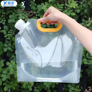 Sac à <span class=keywords><strong>eau</strong></span> pliable transparent portable avec logo personnalisé, pochette réutilisable pour liquides avec bec verseur et poignées pour <span class=keywords><strong>eau</strong></span>, jus, bière, céréales - Product Image 3