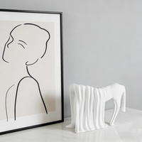 Figurine d'animal en résine écologique moderne, cheval, sculptée à la main, décoration intérieure pour la maison, le bureau, le salon, objet de collection